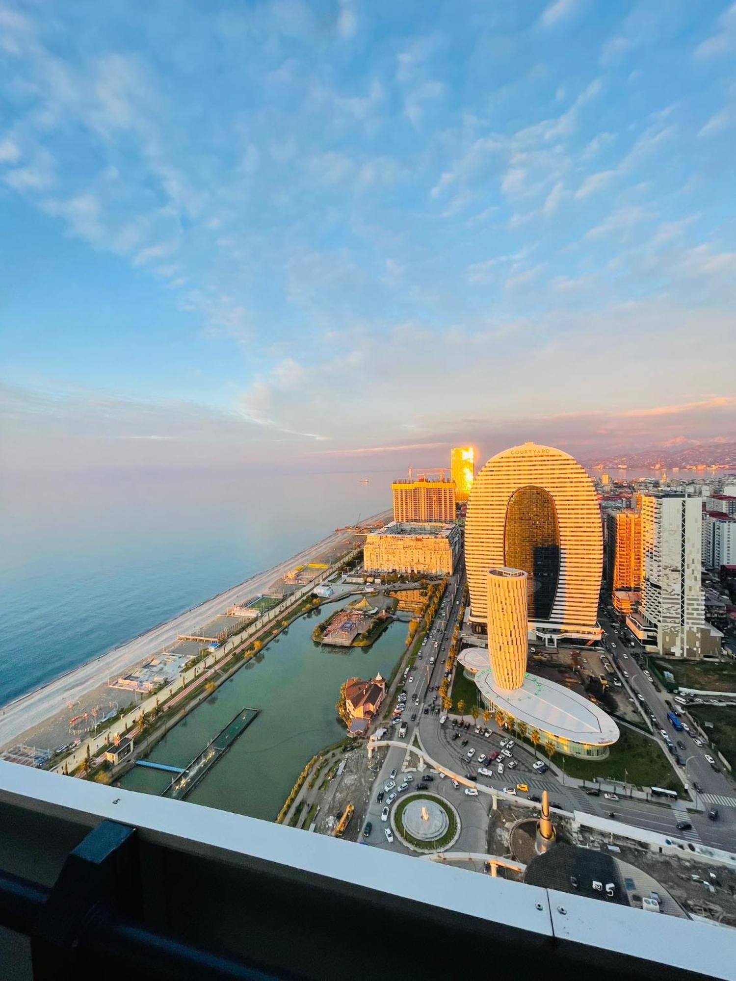 Luxury Batumi Hotel Εξωτερικό φωτογραφία