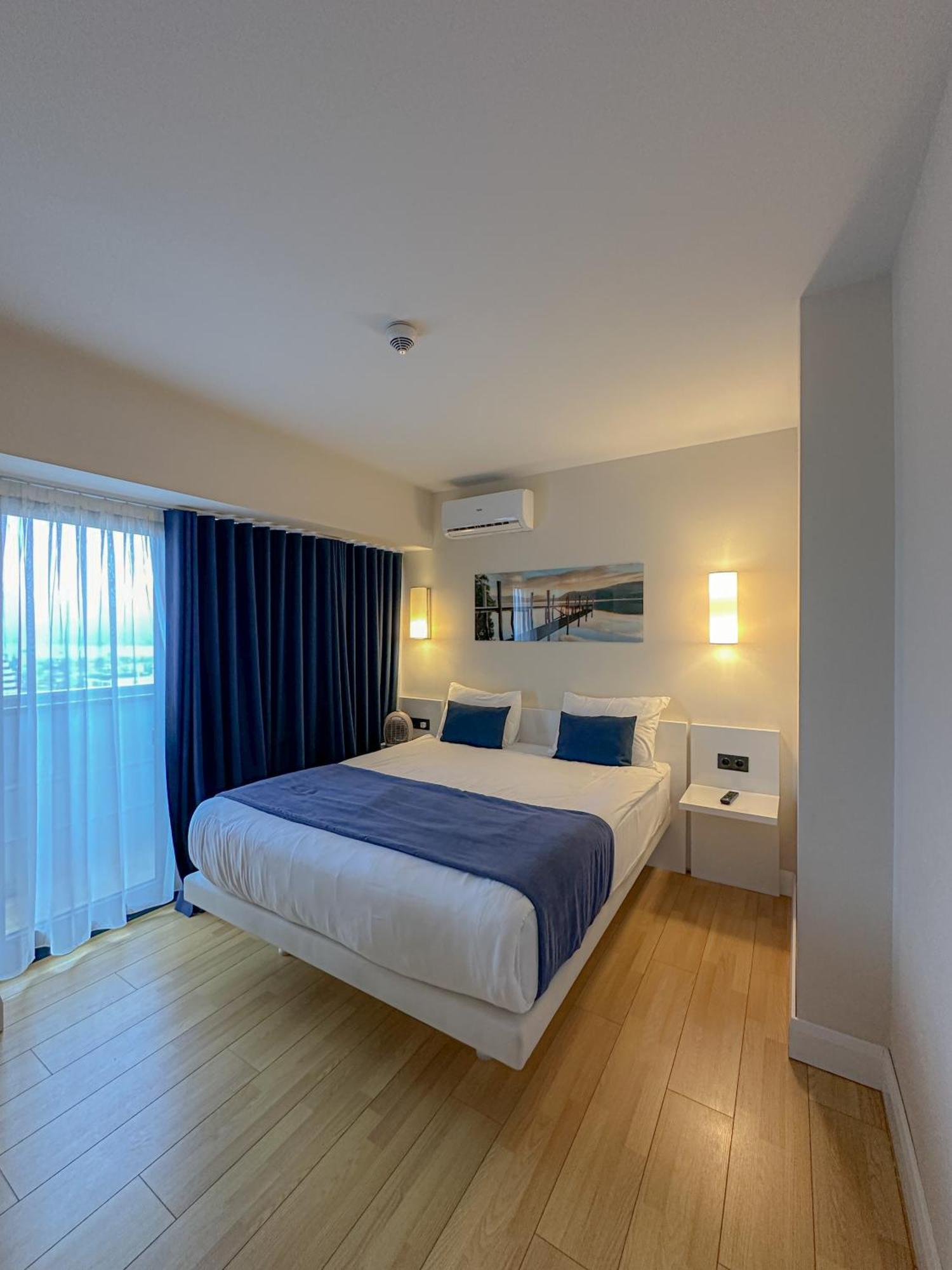 Luxury Batumi Hotel Εξωτερικό φωτογραφία