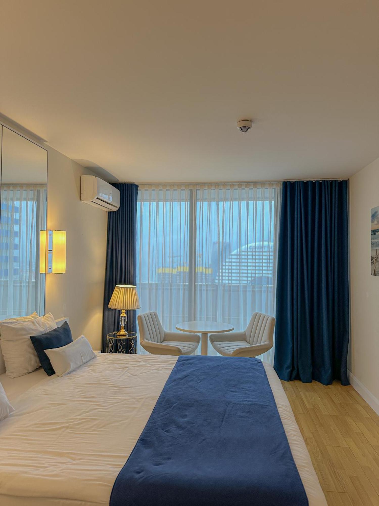 Luxury Batumi Hotel Εξωτερικό φωτογραφία