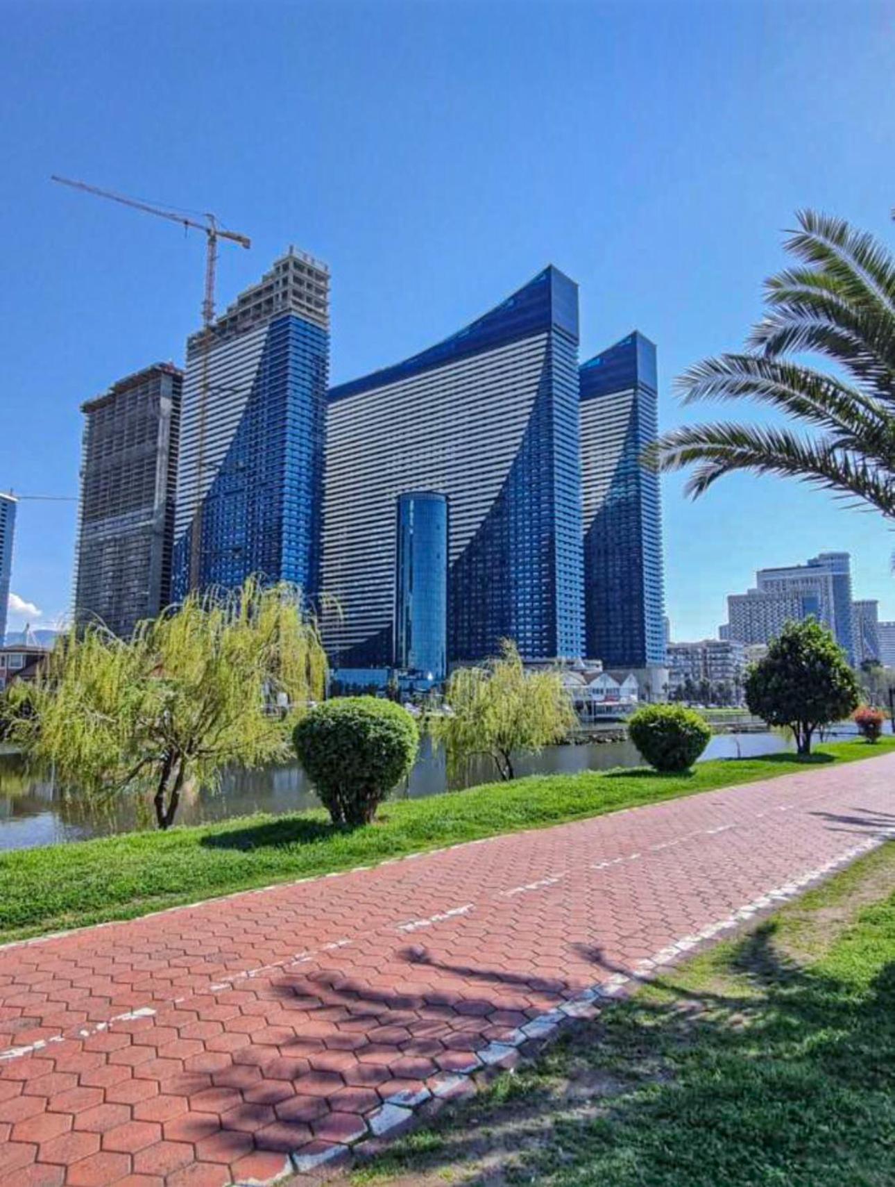 Luxury Batumi Hotel Εξωτερικό φωτογραφία