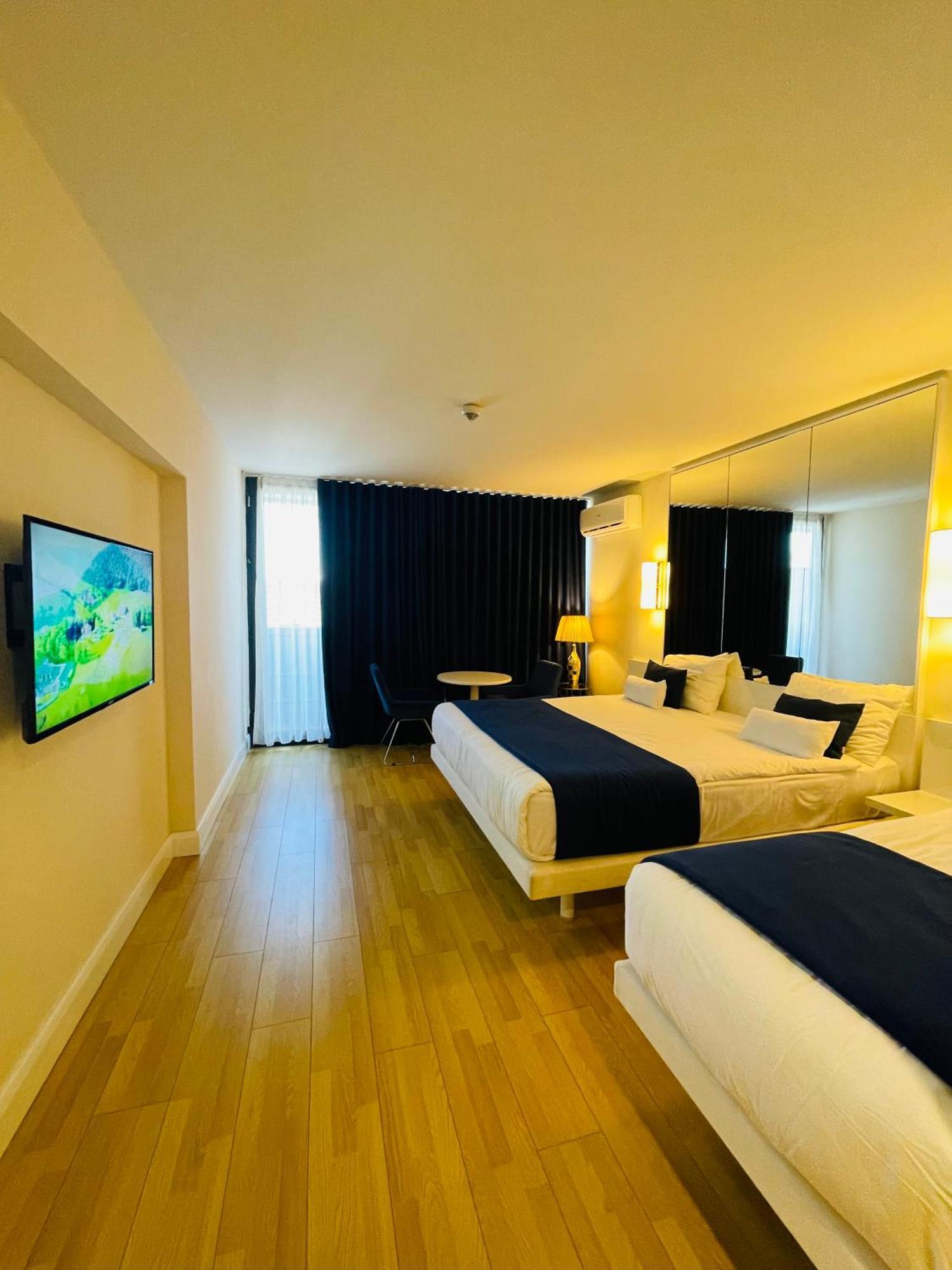 Luxury Batumi Hotel Εξωτερικό φωτογραφία