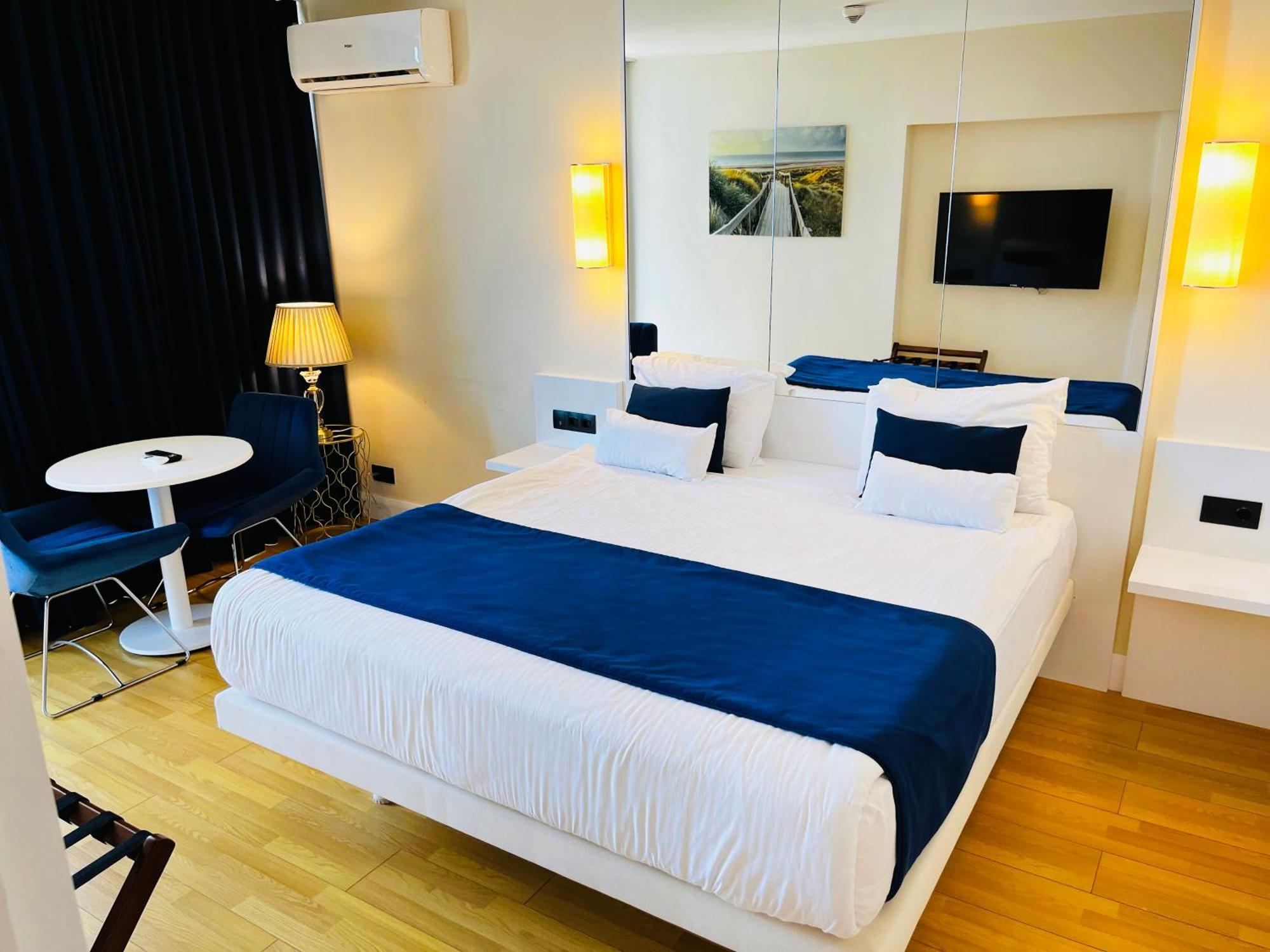Luxury Batumi Hotel Εξωτερικό φωτογραφία