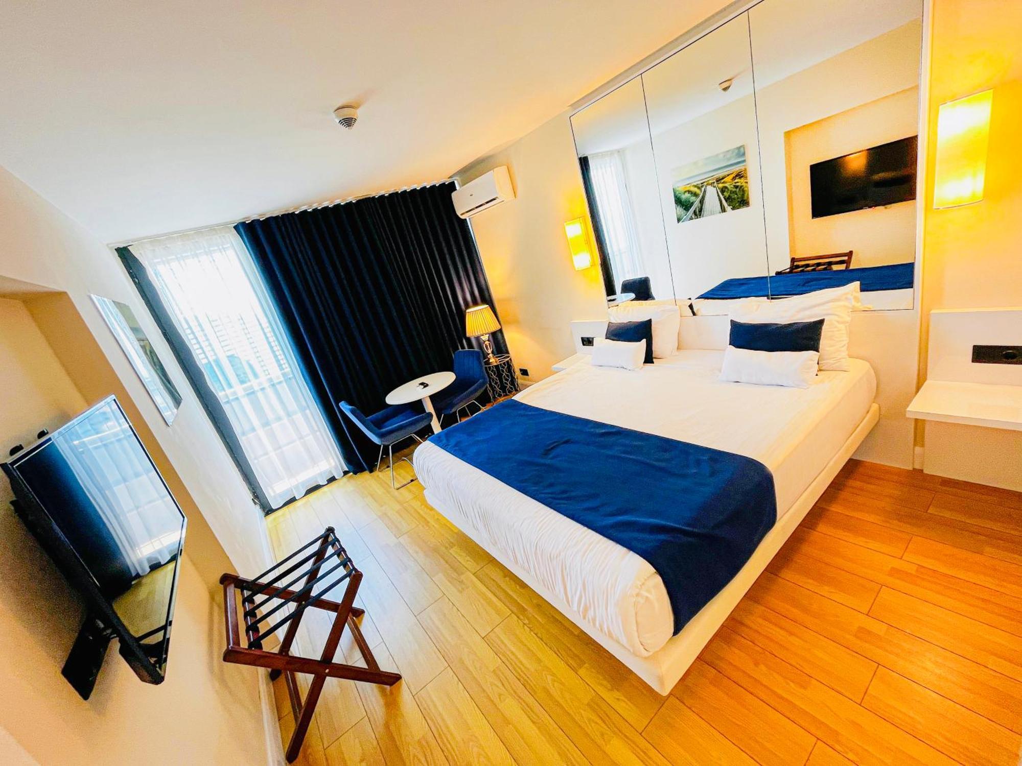 Luxury Batumi Hotel Εξωτερικό φωτογραφία