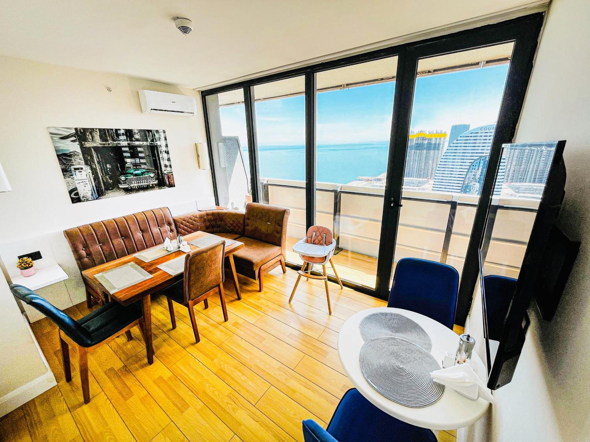 Luxury Batumi Hotel Εξωτερικό φωτογραφία