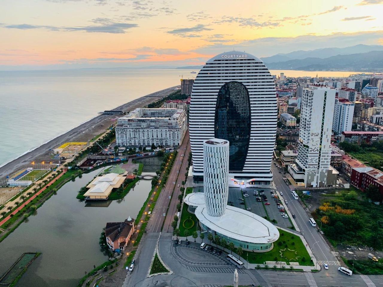 Luxury Batumi Hotel Εξωτερικό φωτογραφία