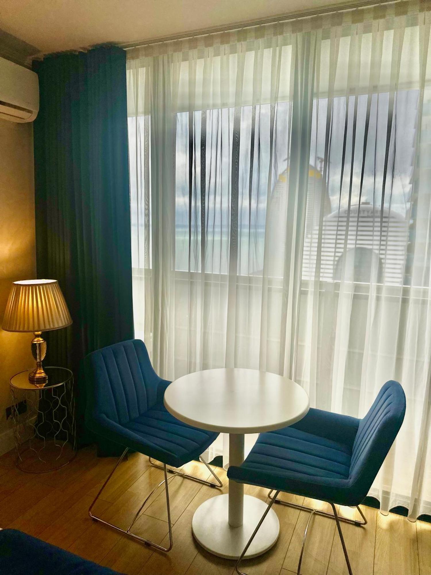 Luxury Batumi Hotel Εξωτερικό φωτογραφία