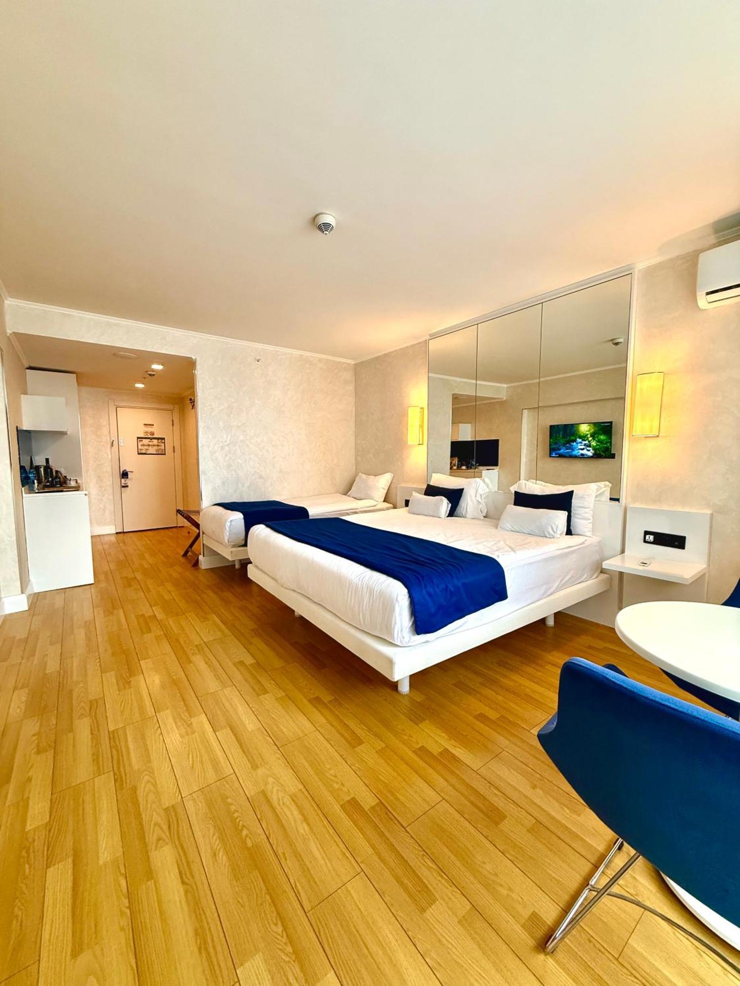 Luxury Batumi Hotel Εξωτερικό φωτογραφία