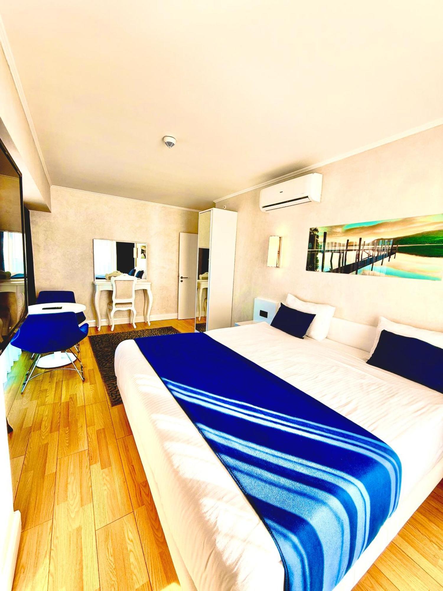 Luxury Batumi Hotel Εξωτερικό φωτογραφία