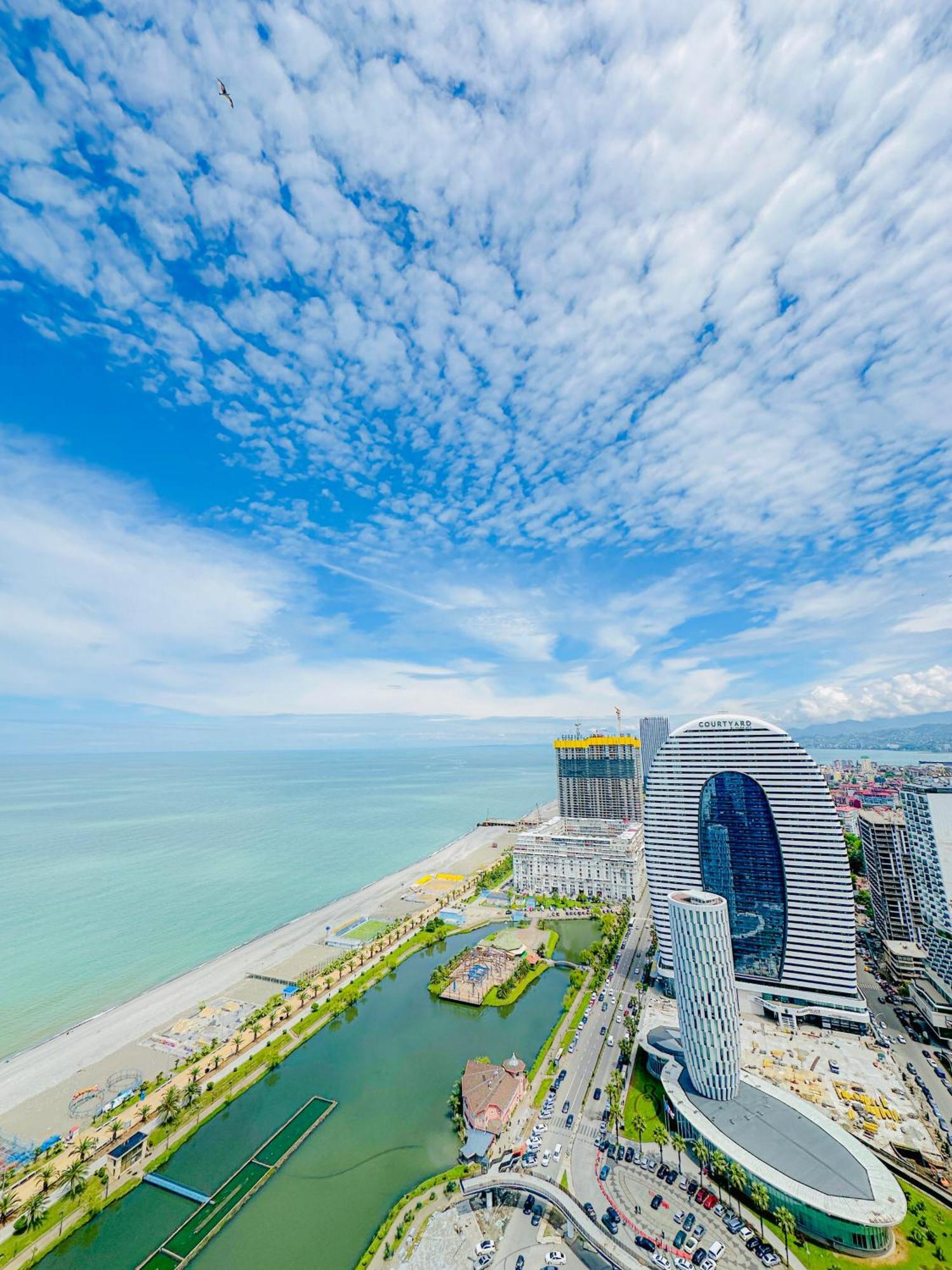 Luxury Batumi Hotel Εξωτερικό φωτογραφία